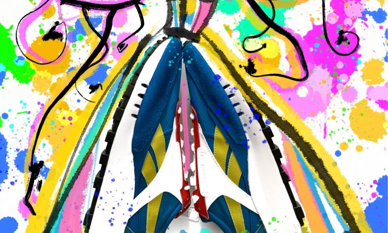 נעליים מיוחדות: שנים עשר יוצרים קיבלו אתגר אופנתי