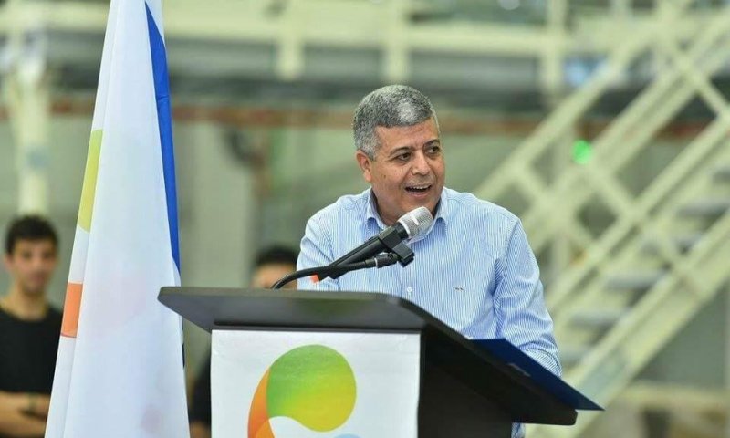 מכה לנתניהו: ראש עיר נוסף מתייצב לצידו של גדעון סער