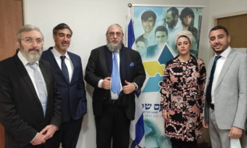 הרב אמסלם רץ עצמאית: אלה חברי מפלגת 'עם שלם'