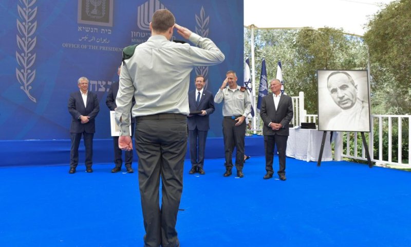 פרס ביטחון ישראל: הלוויין אופק, המוסד ו-8200