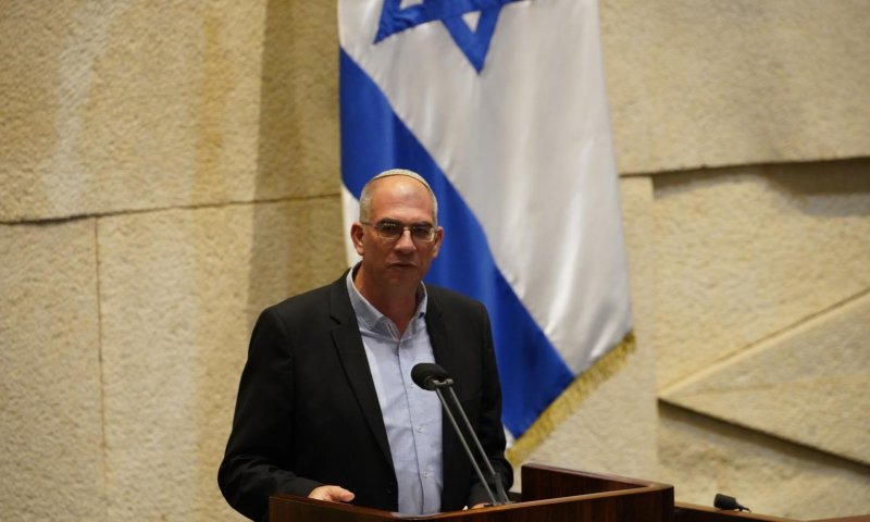יו"ר ועדת חוץ וביטחון קיבל את דרישת אורבך