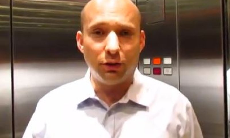 אין לו זמן: השר בנט מודיע על הוזלות מחירים במעלית