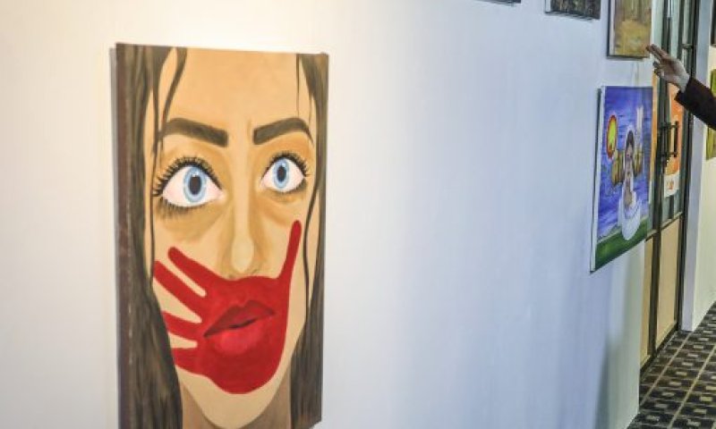 עוד דרך מניפולטיבית לצמצם ולהקטין את הנשים