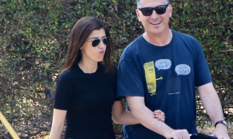 מסר לנתניהו? אשתו של גדעון סער חתמה בתאגיד