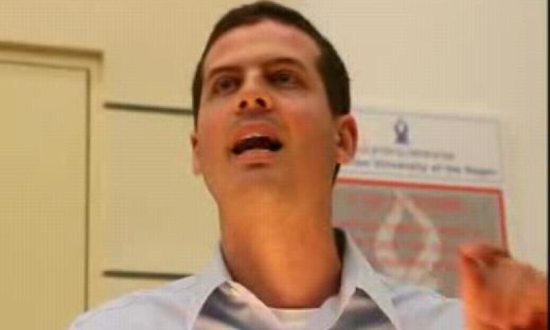 אלדד יניב: "אתם סותמים פיות". שובל: "זכותנו לבקר"