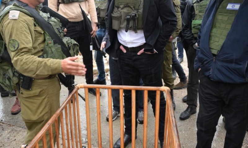 ביקור מפתיע: אילון מאסק הגיע עם בן שפירו לאושוויץ