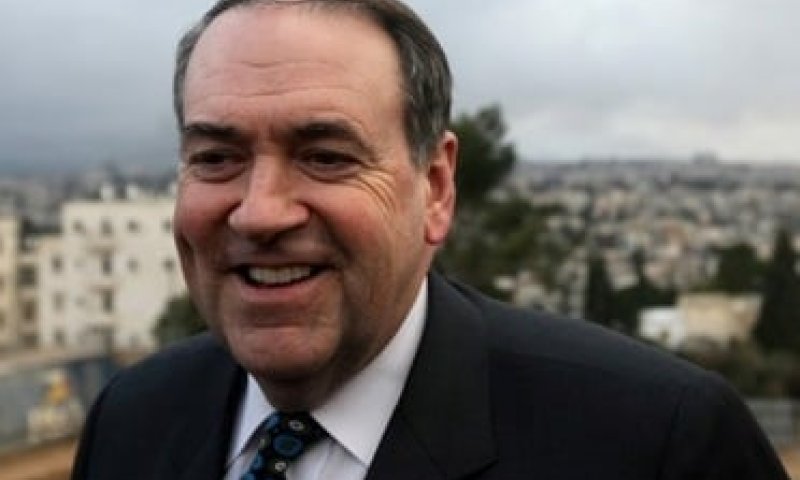 מייק האקבי הגיע לביקור תמיכה ביו"ש