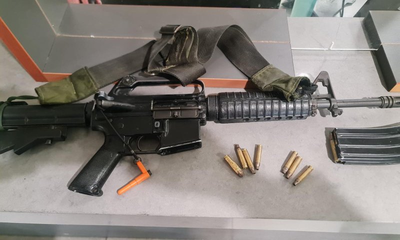 חייל בשירות סדיר נעצר עם חברו לאחר שירו מרכב בנסיעה