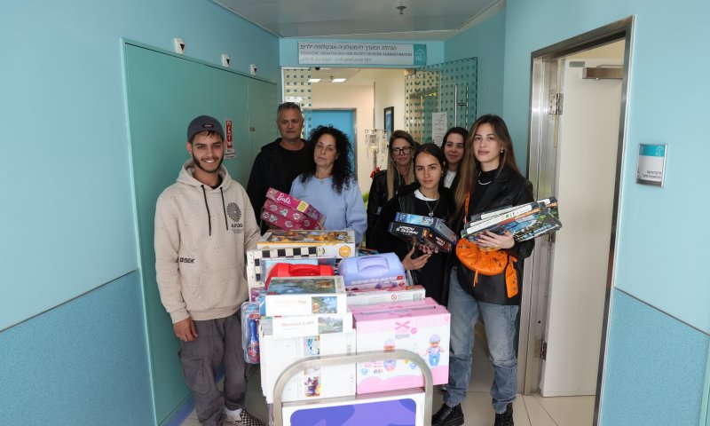 שרדה את התופת ובאה לשמח ילדים לזכר בעלה