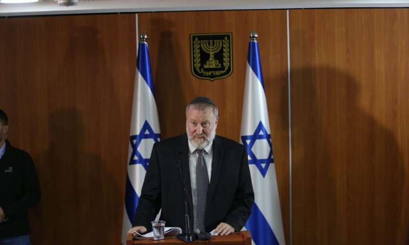 "את ההחלטה קיבלתי בלב כבד, אבל גם בלב שלם"