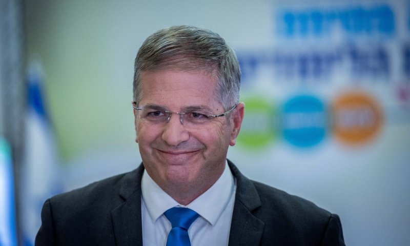 השר קיש: "צריך לקחת את כלכלת איראן עשרות שנים אחורה"