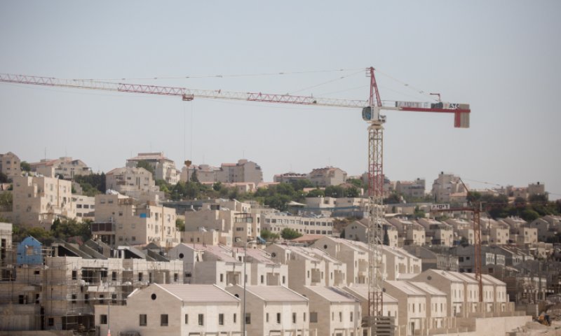 אסון: מנוף פגע בבניין והפיל ילד מקומה רביעית