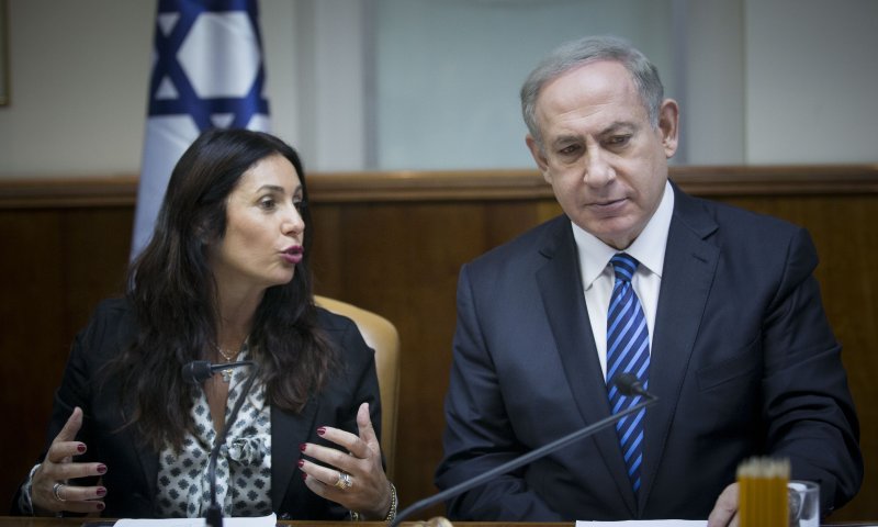 עזריה לסרוגים: "זה לא חוק שמביאים בקואליציית 61"