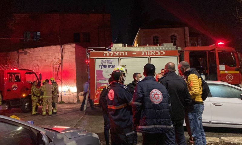 &rlm;שריפה פרצה בישיבה בשכונת הר נוף בירושלים