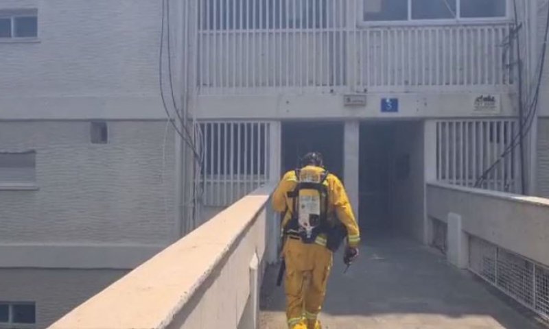 שריפה בחיפה:  מספר דירות עלו באש, התושבים פונו