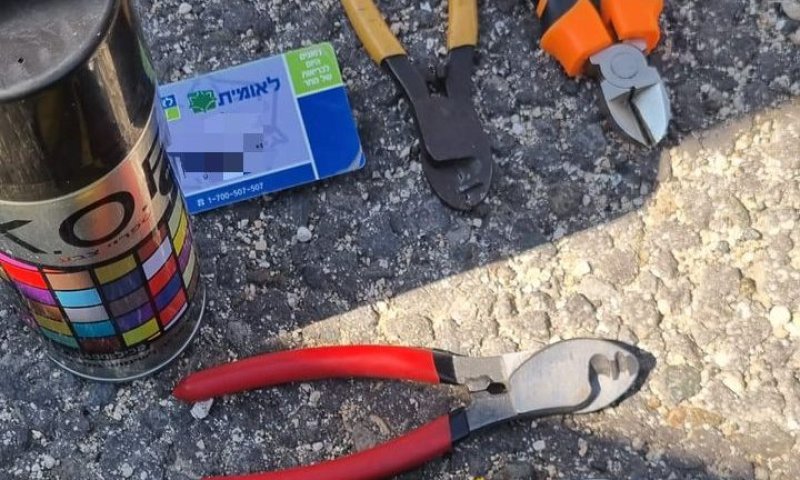 סכינים בתיקי התפילין:  3 חשודים נעצרו בדרך למירון