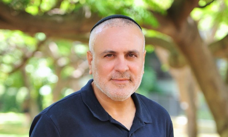 יורם אוחיון ראה את המוות מול העיניים ויצר מזה שיר | צפו