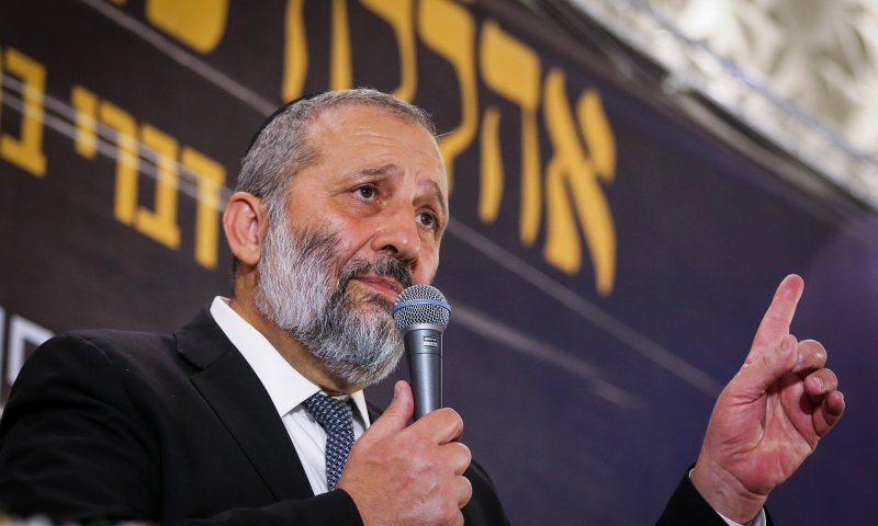 קרב דרעי ליברמן: "עולי חבר העמים לא עובדים ולא משלמים מיסים"