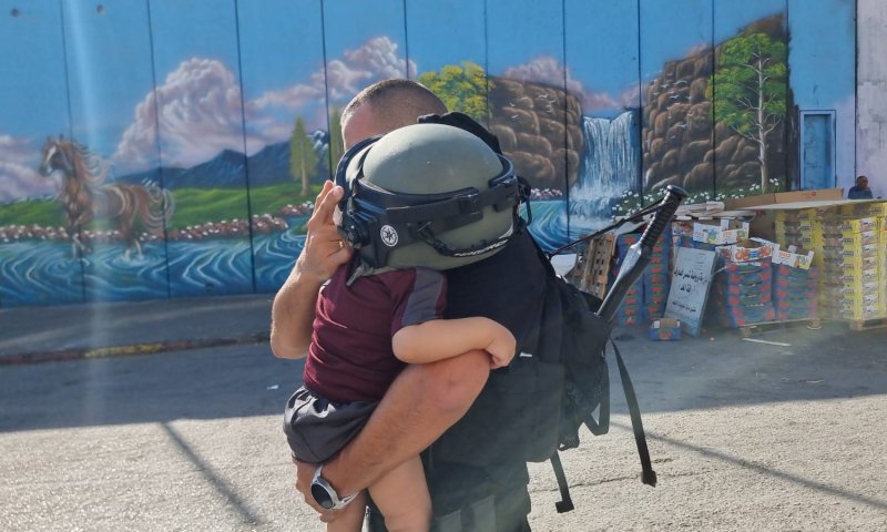 האב חטף את הילדים ושיקר להם שאמא מתה