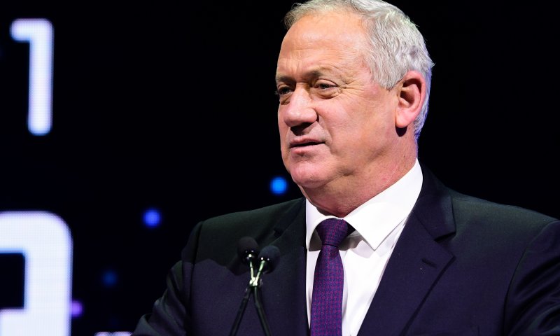 גנץ שוחח עם שר הביטחון של איחוד האמירויות