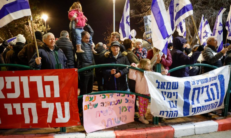 שבוע שישי ברציפות: רבבות מפגינים נגד מהפכת לוין