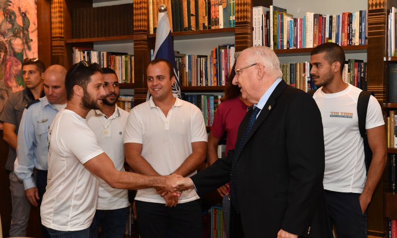 ריבלין הפציר בלוחמים: "אל תחזירו את אותות צוק איתן"