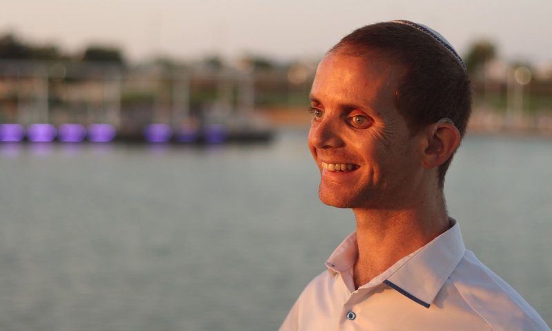 "כיבדתי אותה פעמיים": הפתרון של הנערה החרדית לעיוור