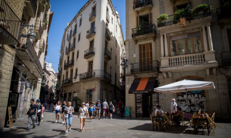 ילד ישראלי בן 7 נהרג בנפילה מחלון בברצלונה
