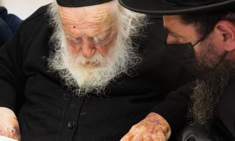 הרב קנייבסקי מורה על קבלת החיסון השלישי