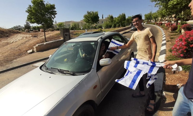 המענה של גוש עציון לתלישת דגל ישראל מרכב