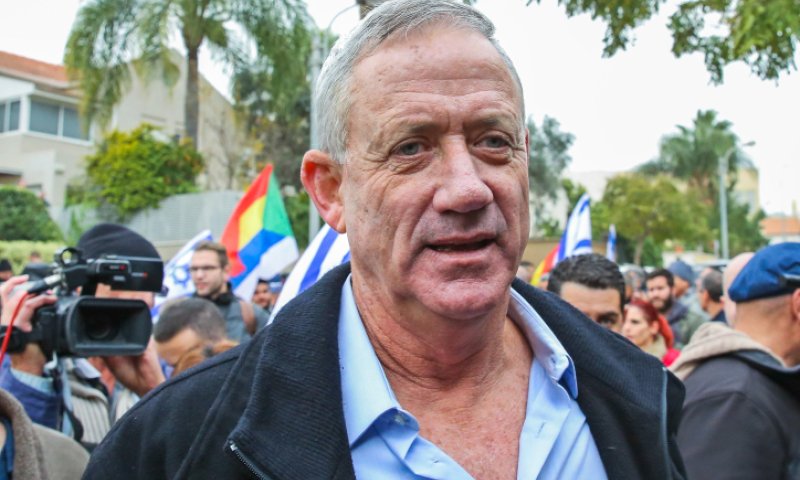 'התנהלות מטרידה': עתירה נגד שם המפלגה של בני גנץ