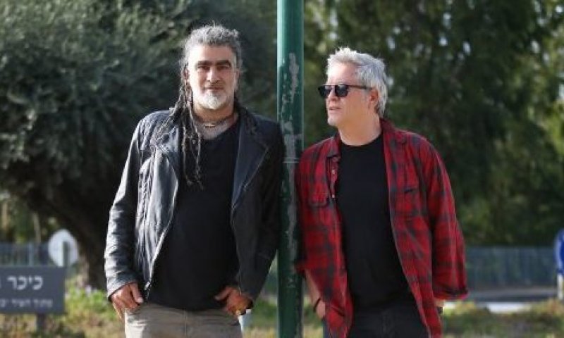 חיבור מפתיע: שלמה ארצי ומוש בן ארי בדואט מרגש