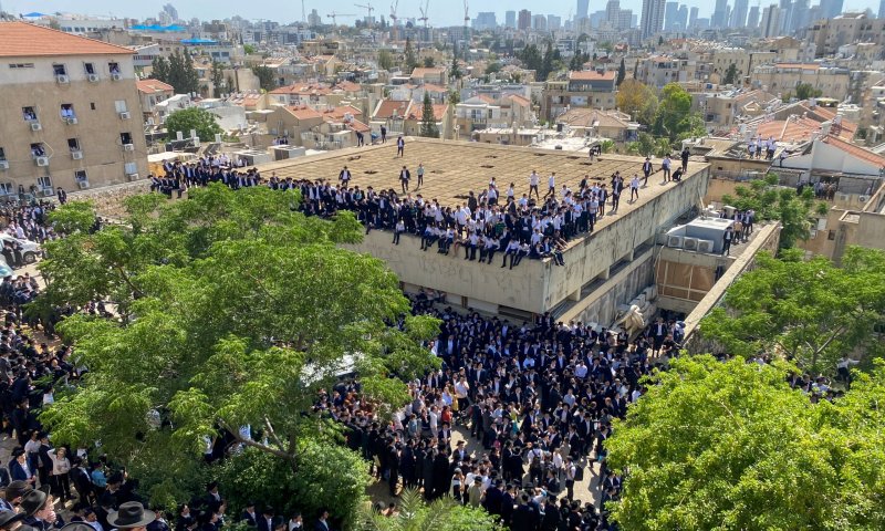 גלריה: מאות אלפים ליוו את הרב אדלשטיין זצ"ל