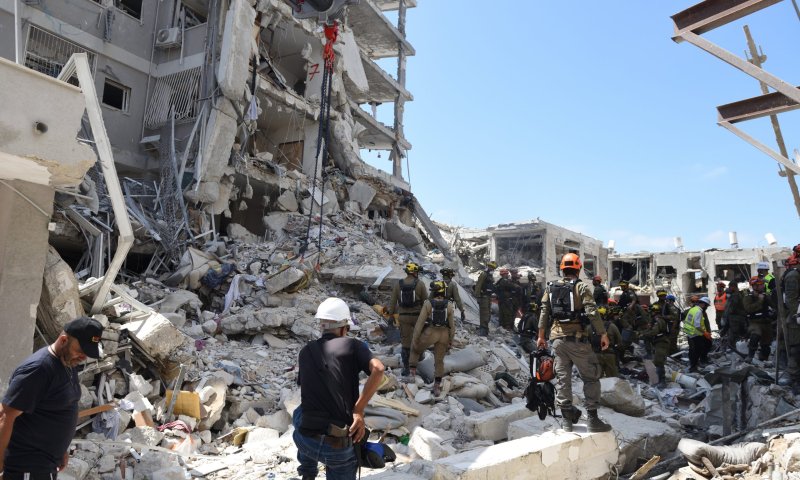 4 ימים אחרי פגיעת הטיל: מתחדשים החיפושים אחר הנעדרת