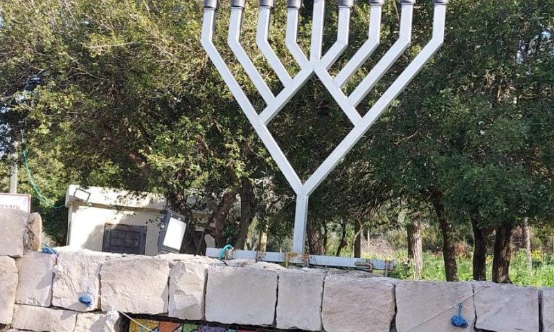 מעשה בחב"דניק ששכח להזיז את החנוכייה