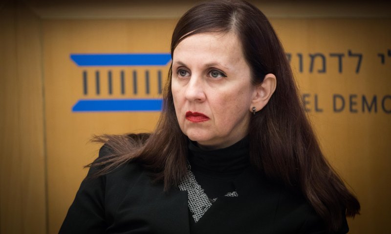 סערה בעקבות נאומה של דינה זילבר: "ברוך שפטרנו"