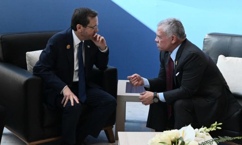 הרצוג נפגש עם עבדאללה מלך ירדן במצרים