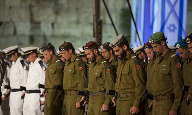 מתייחדים לזכרם: טקס יום הזיכרון מהכותל המערבי