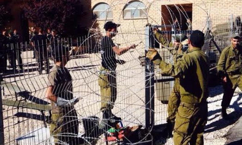 הרבנים תוקפים את השתלטות הצבא על הישיבה ביצהר