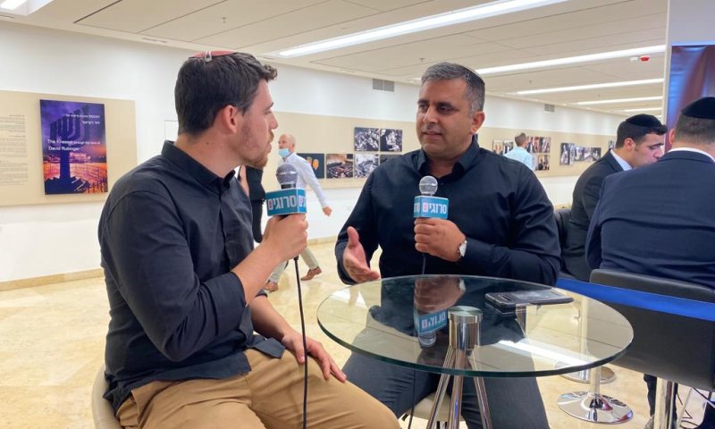 אופיר סופר באולפן סרוגים: הציבור הסרוג מרגיש מרומה