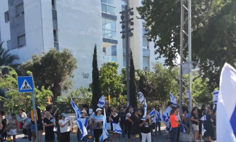 חולון מלווה את סמ"ר עמית כהן ז"ל בדרכו האחרונה