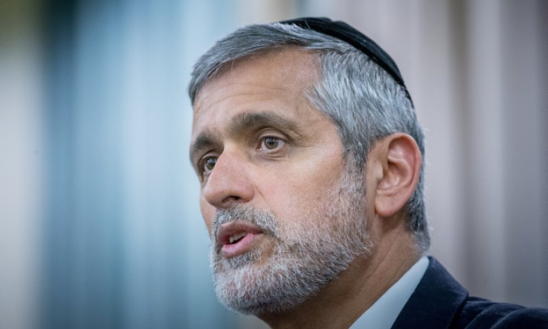 בדרך לדרמה? ש"ס במגעים עם אלי ישי