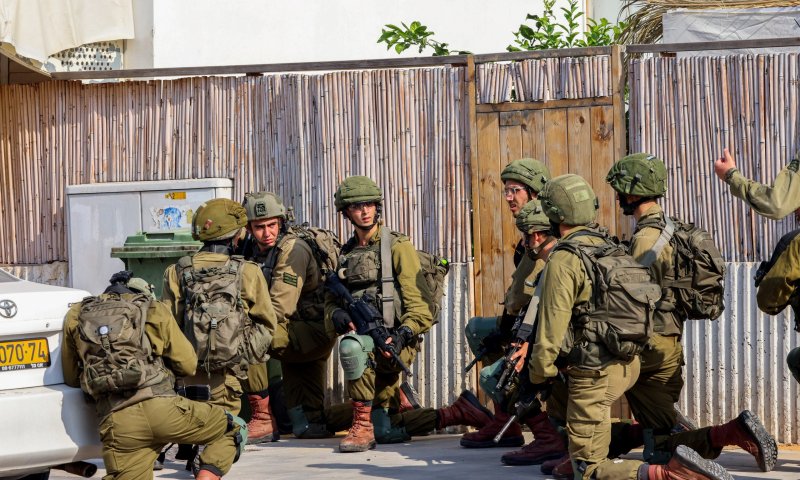 חתרו למגע: 8 סיפורי גבורה של הלוחמים בעוטף עזה