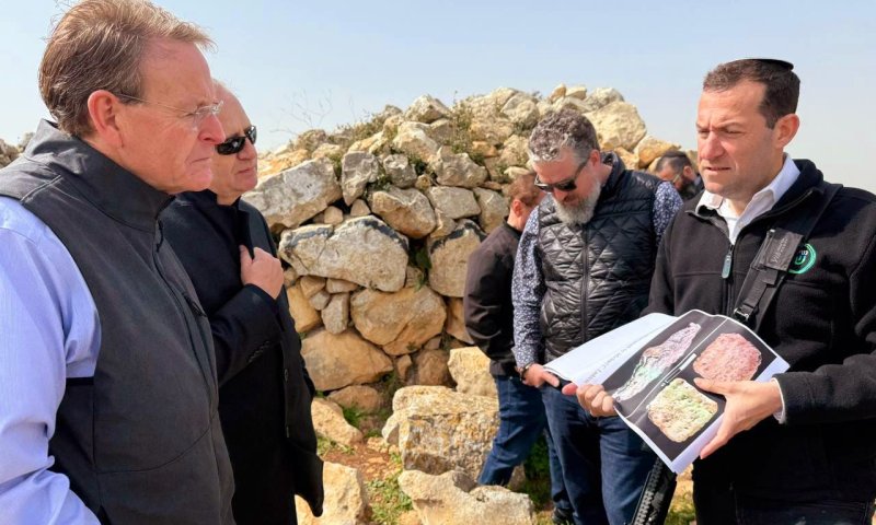 מקורבו של טראמפ בהר עיבל: "יו"ש חייב להיות שייך לעם ישראל"