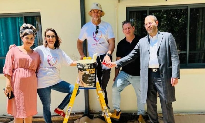 צבעים של תקווה: התרומה המרגשת לכפר הקהילתי