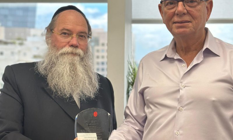 יו״ר ארגון רחשי לב קיבל פרס על פועלו למען חולים בזמן המלחמה