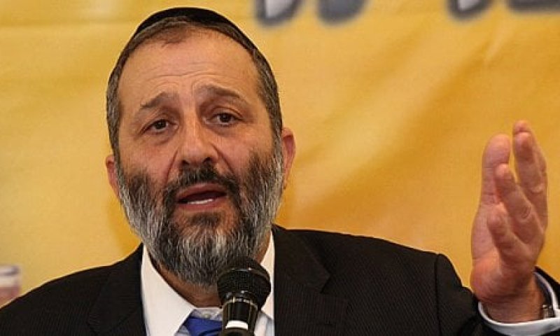 פרש"סנות: דרעי מוביל את הקרב על המסכנות