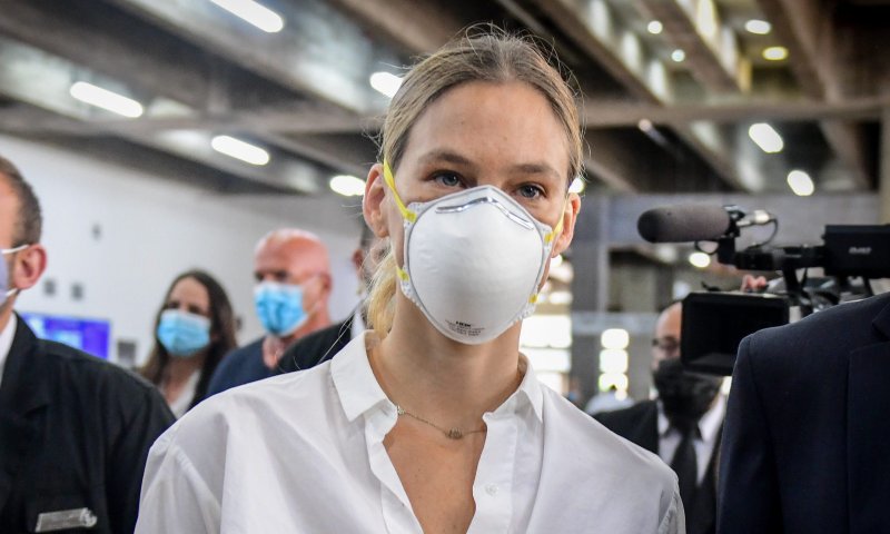 "מתנה לראש השנה": גם בר רפאלי חיובית לקורונה