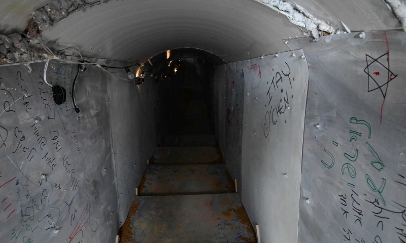 צפו: מנהרת ענק לנשק ומחבלים נחשפה ברפיח