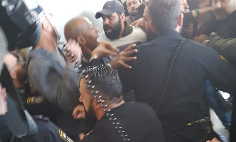 מכות וגז פלפל בהתפרעות דרוזים בבית המשפט בחיפה